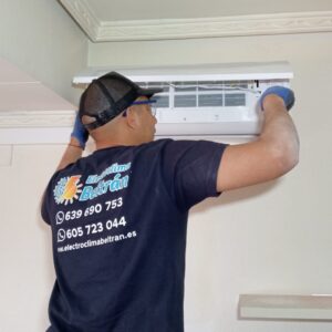 Instalación de aire acondicionado split 1×1 de 4000 hasta 7500 Frigorías